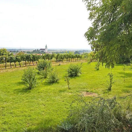 Weinhof & Gaestezimmer Gregor Raab Lejlighed