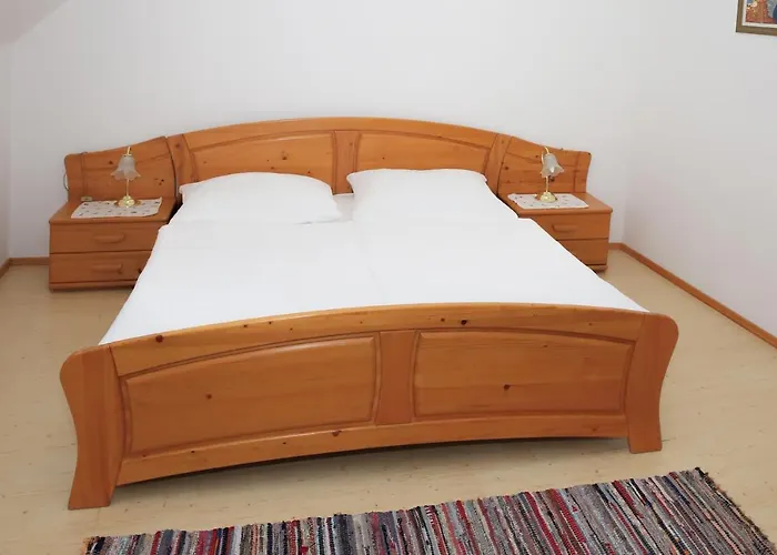 Weinhof & Gaestezimmer Gregor Raab * Unterretzbach