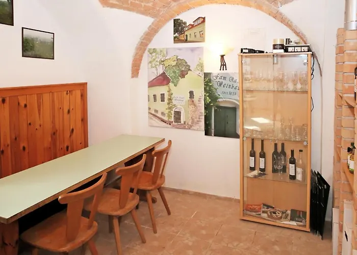 Weinhof & Gaestezimmer Gregor Raab Unterretzbach